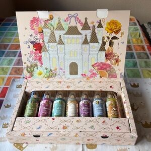 👸👑👸  Disney Princess 7-piece Mini Fine Fragrance Mist Sampler 👸👑👸 NWT 👸👑👸